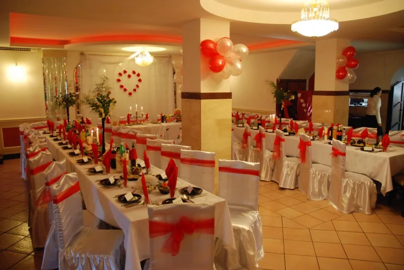 Sala decorada para una recepción